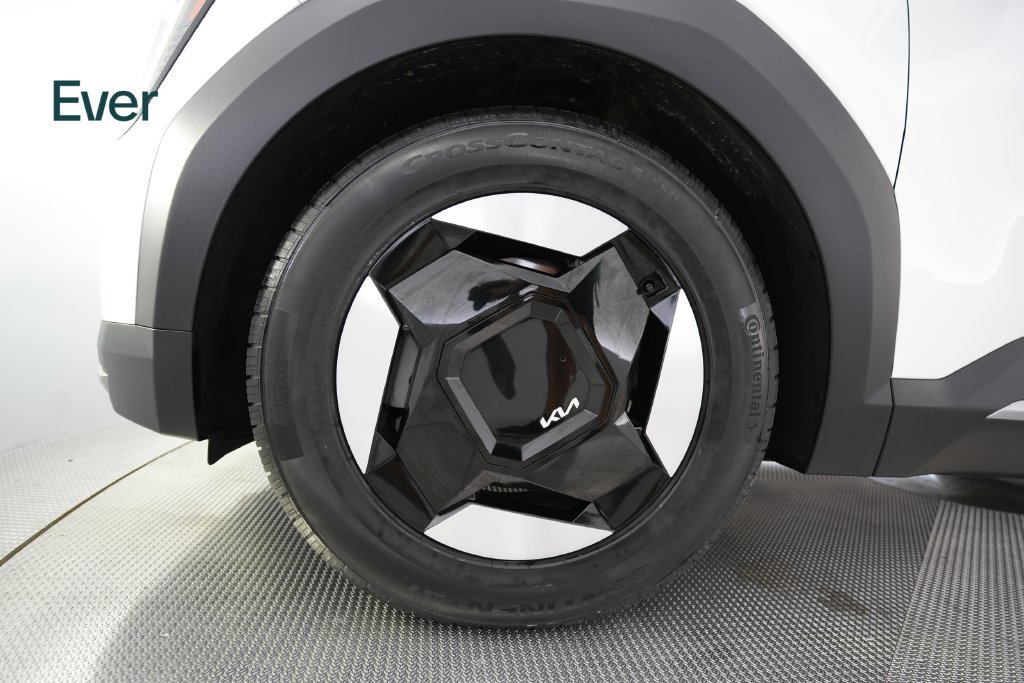 Used 2024 Kia EV9 Light Long Range RWD image 19