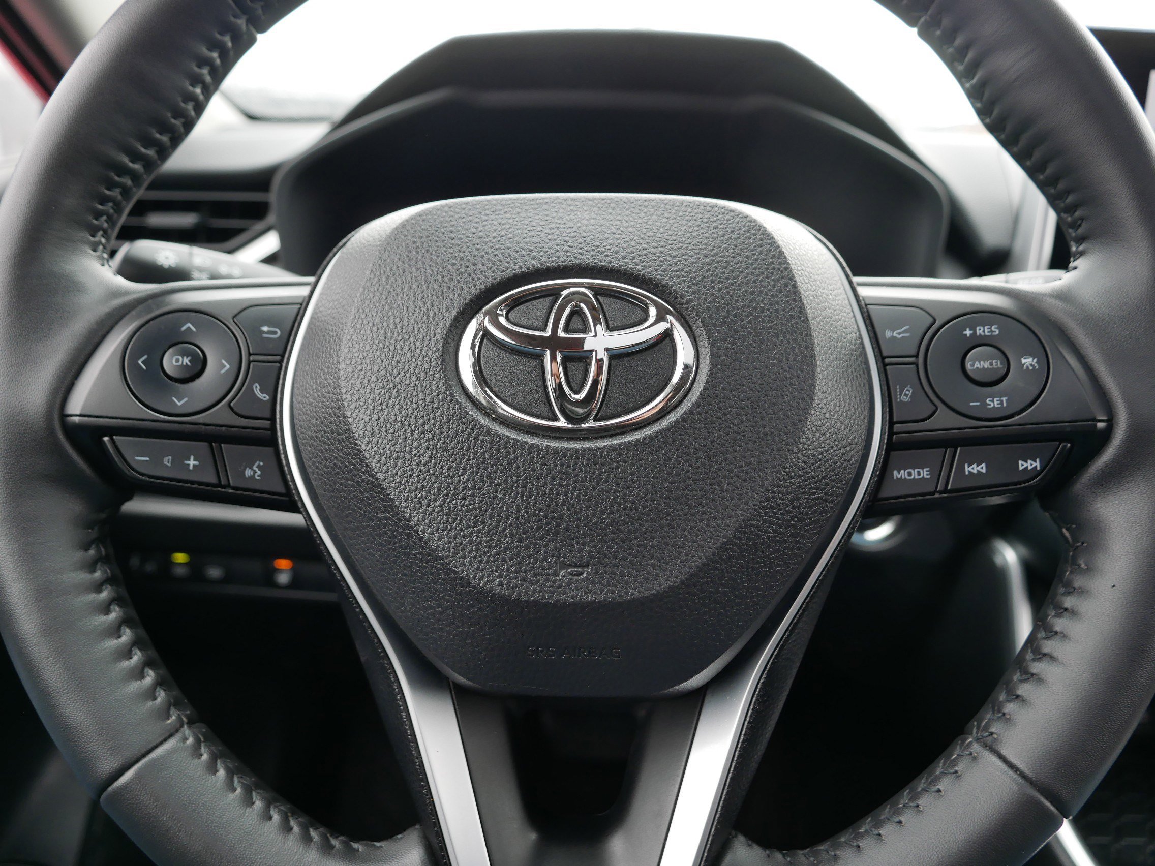 Used 2023 Toyota RAV4 XLE w/ Convenience Package image 25