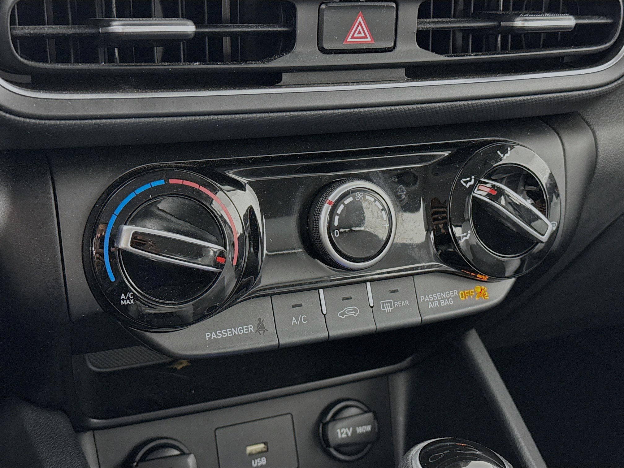 Used 2022 Hyundai Kona SE image 15