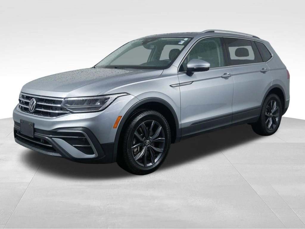Used 2023 Volkswagen Tiguan SE w/ Panoramic Sunroof Package AWD/4WD image 5