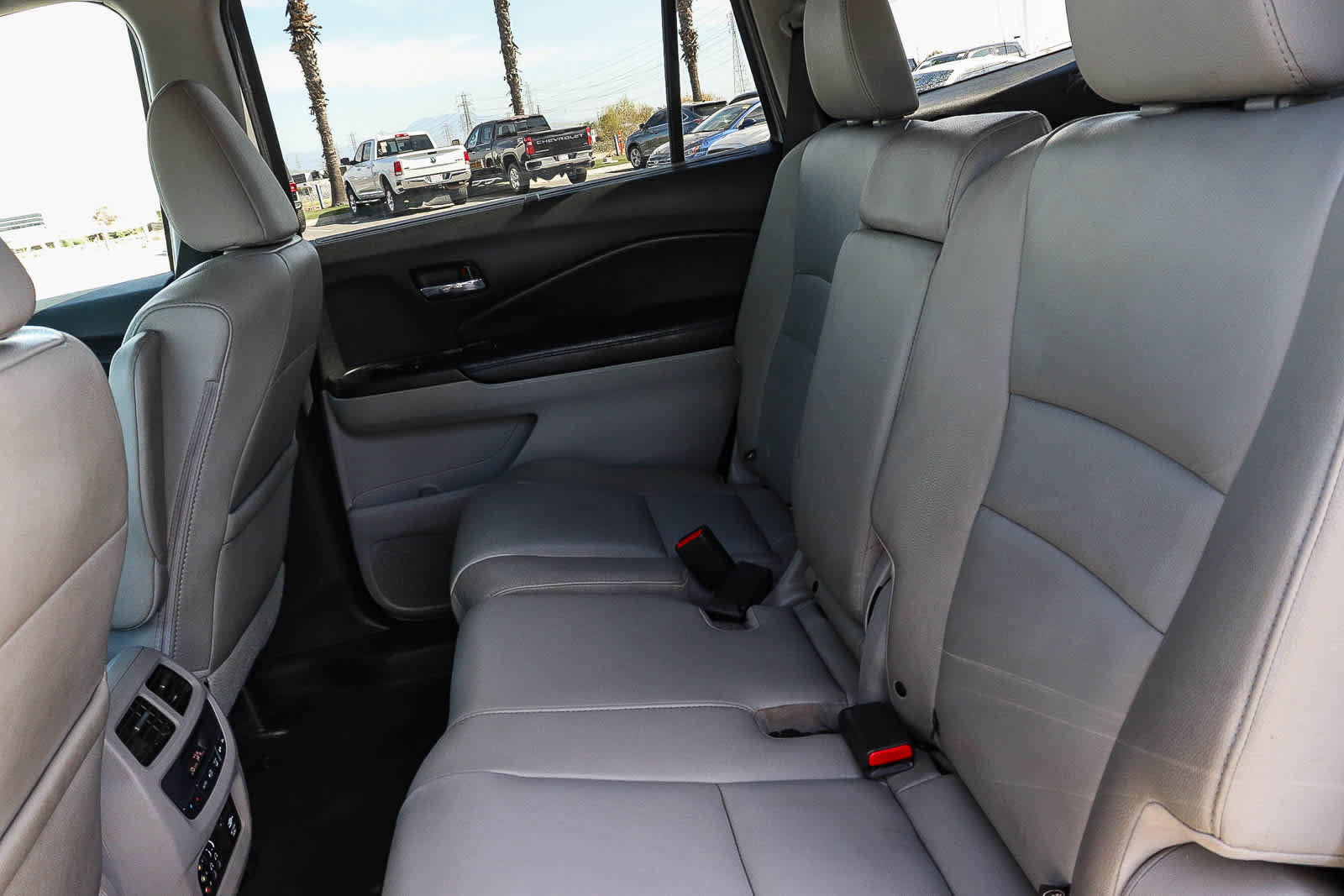 Used 2017 Honda Pilot Touring image 22