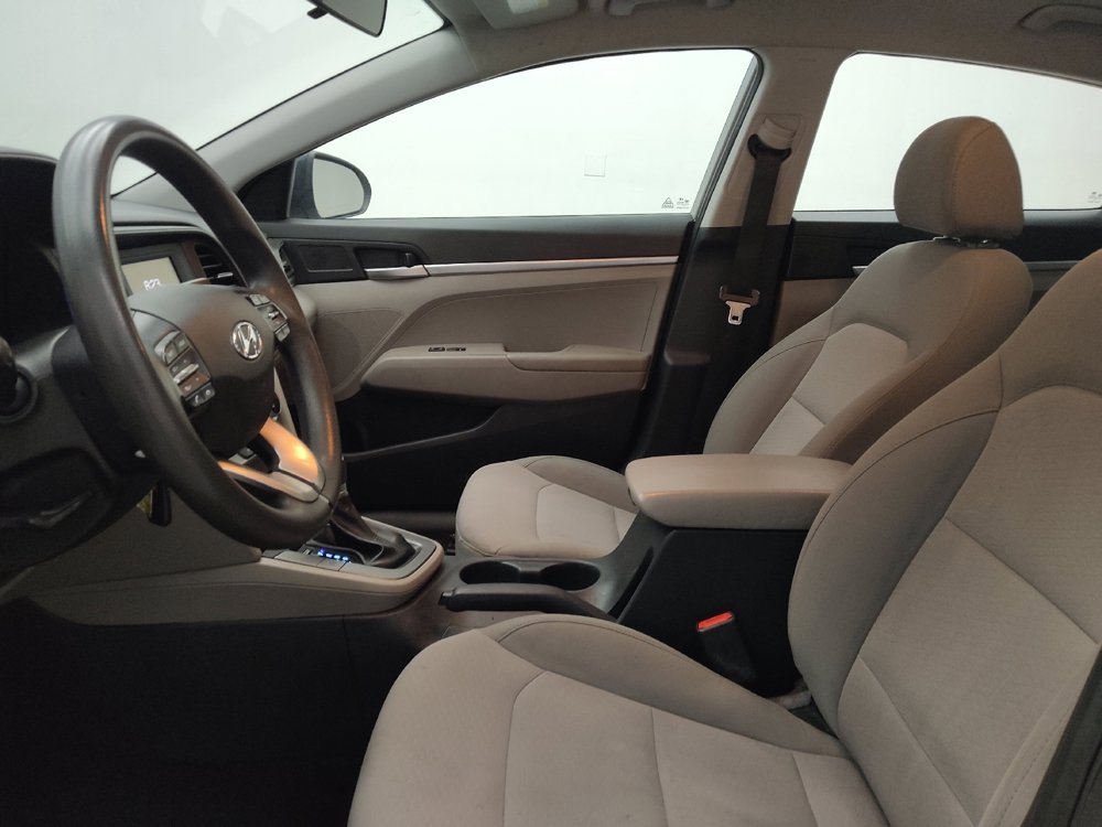 Used 2019 Hyundai Elantra SE FWD image 17