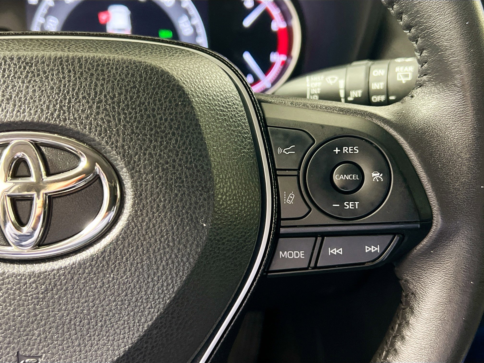 Used 2021 Toyota RAV4 Limited image 19