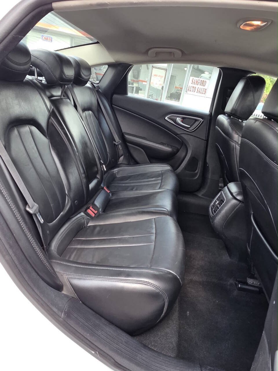 Used 2016 Chrysler 200 C FWD image 17
