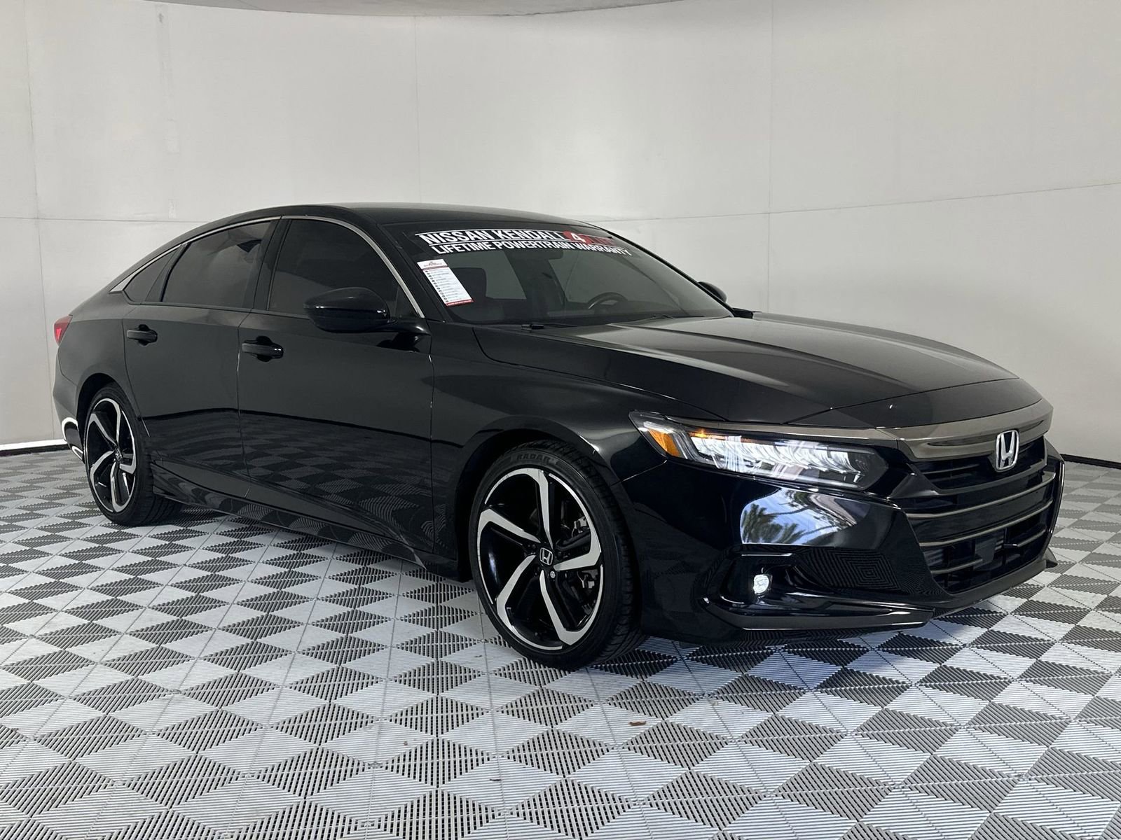 Used 2022 Honda Accord Sport image 2
