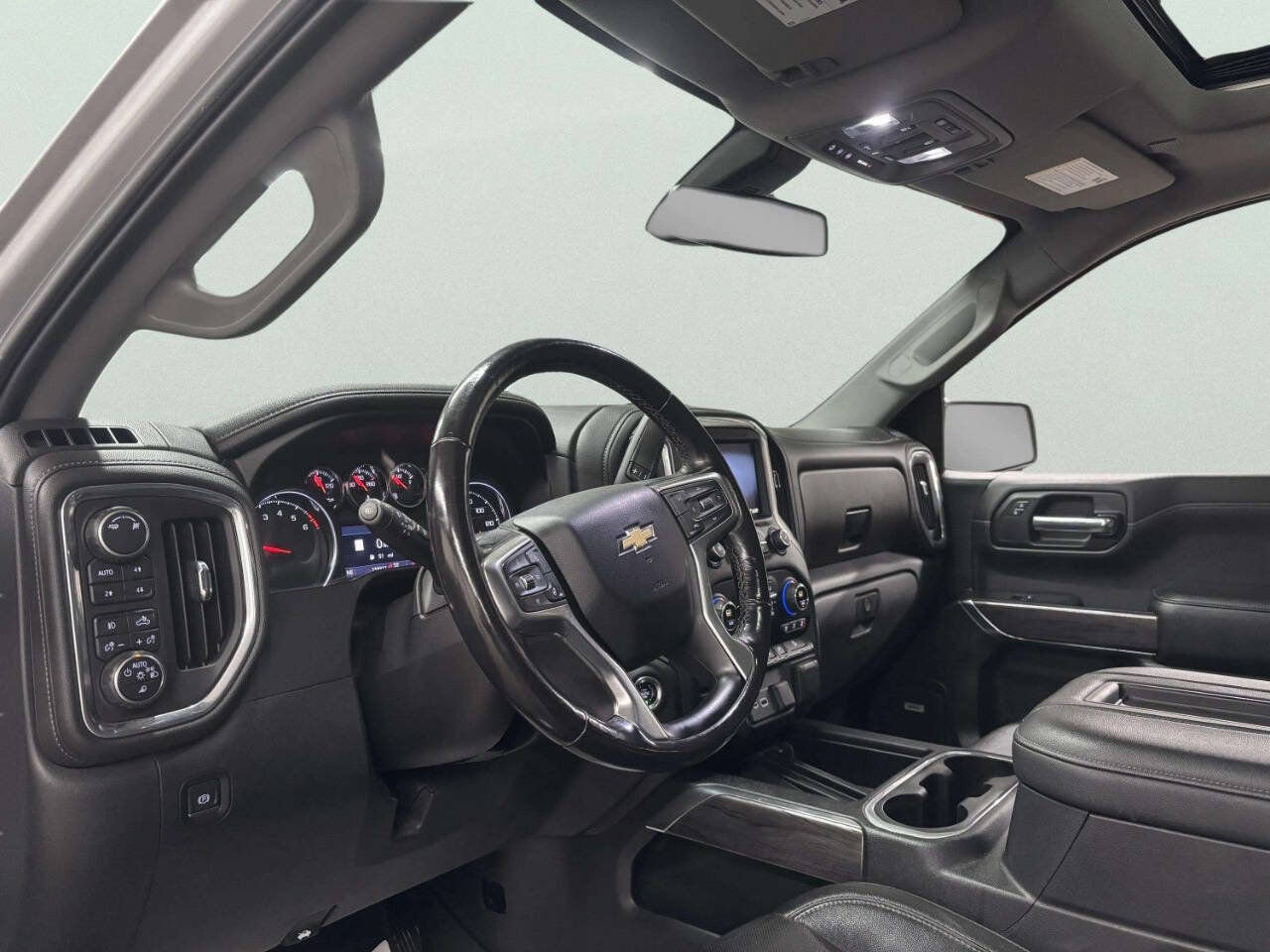 Used 2019 Chevrolet Silverado 1500 LTZ w/ LTZ Premium Package AWD/4WD image 15
