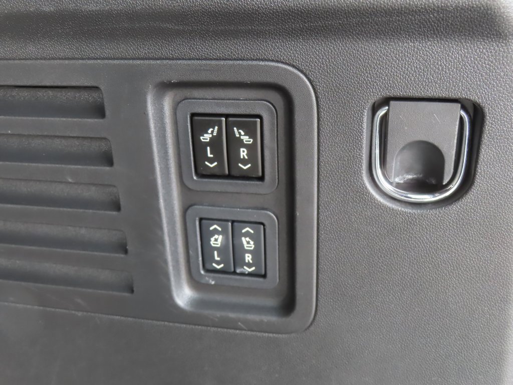 Certified 2024 Chevrolet Traverse RS image 17