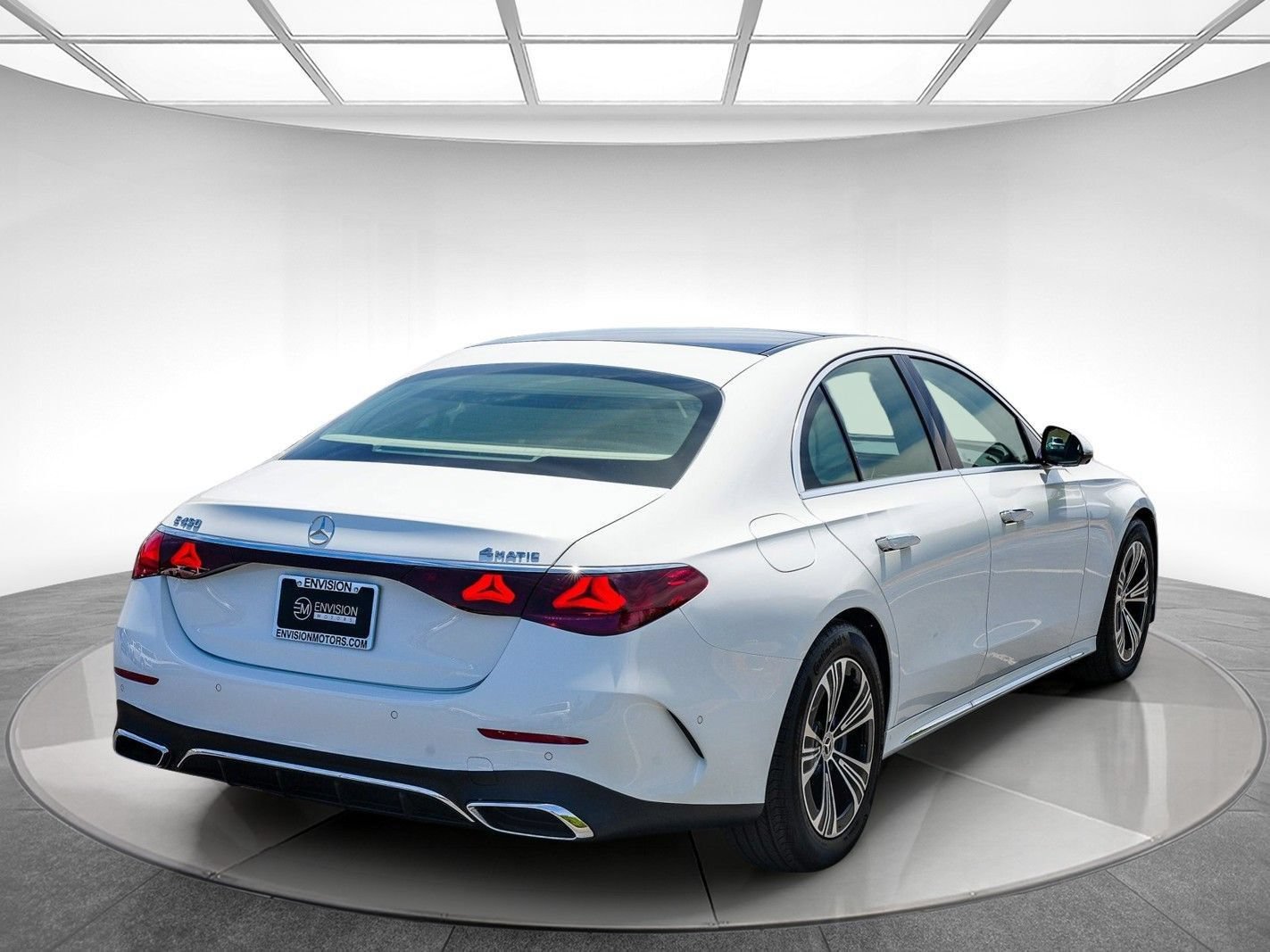 New 2026 Mercedes-Benz E 450 4MATIC Sedan image 4