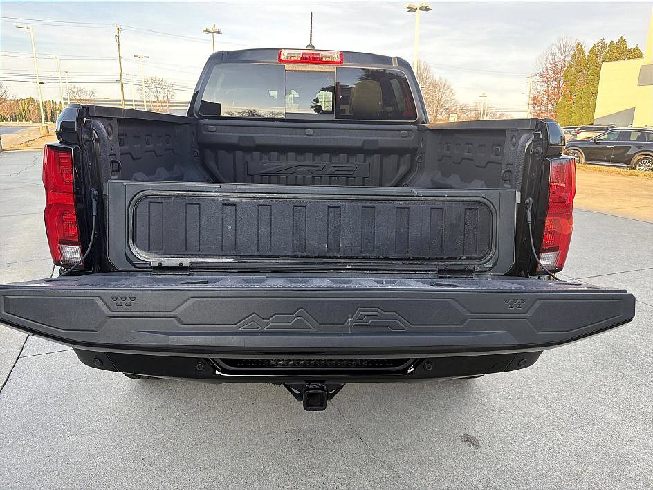 Used 2024 Chevrolet Colorado ZR2 w/ Technology Package image 23