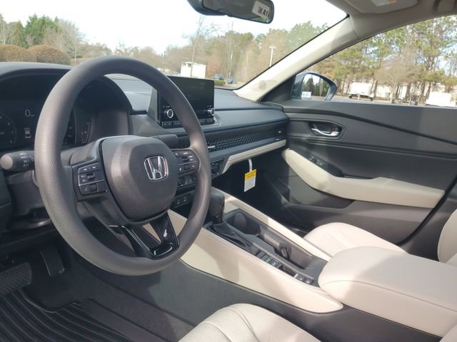 Used 2025 Honda Accord SE image 12
