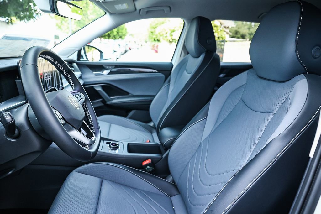 New 2026 Volkswagen Tiguan SE image 29