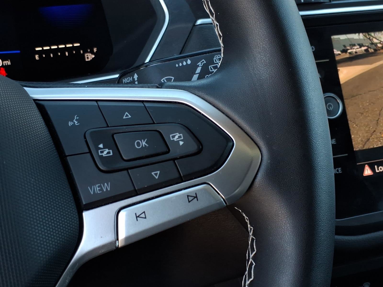 Certified 2023 Volkswagen Tiguan SE w/ Panoramic Sunroof Package image 33