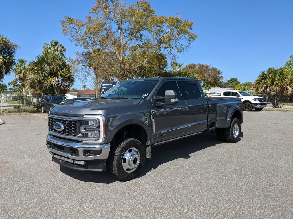 Used 2023 Ford F350 Lariat w/ Lariat Ultimate Package image 3