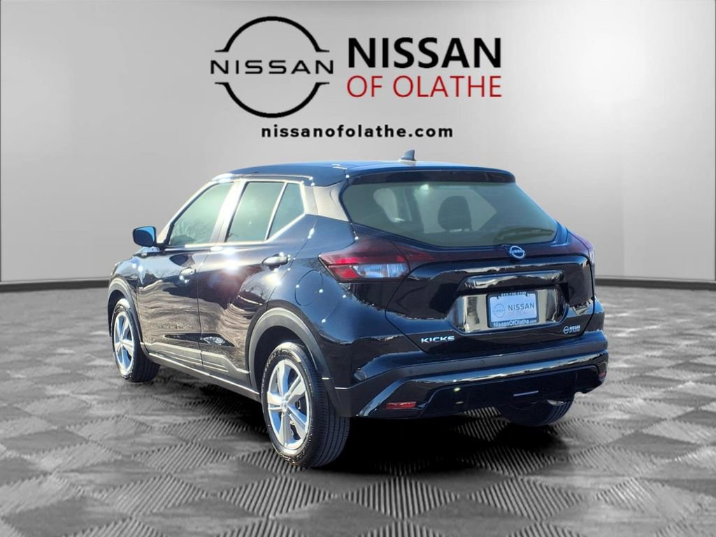 Certified 2025 Nissan Kicks Play S image 3