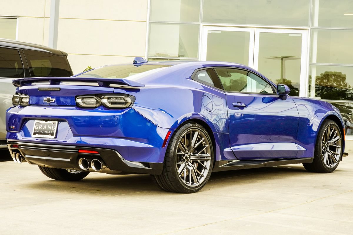 Used 2022 Chevrolet Camaro ZL1 RWD image 12