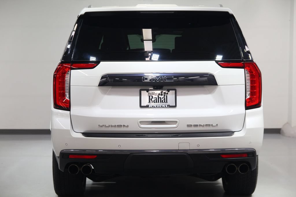 Used 2023 GMC Yukon XL Denali Ultimate AWD/4WD image 2