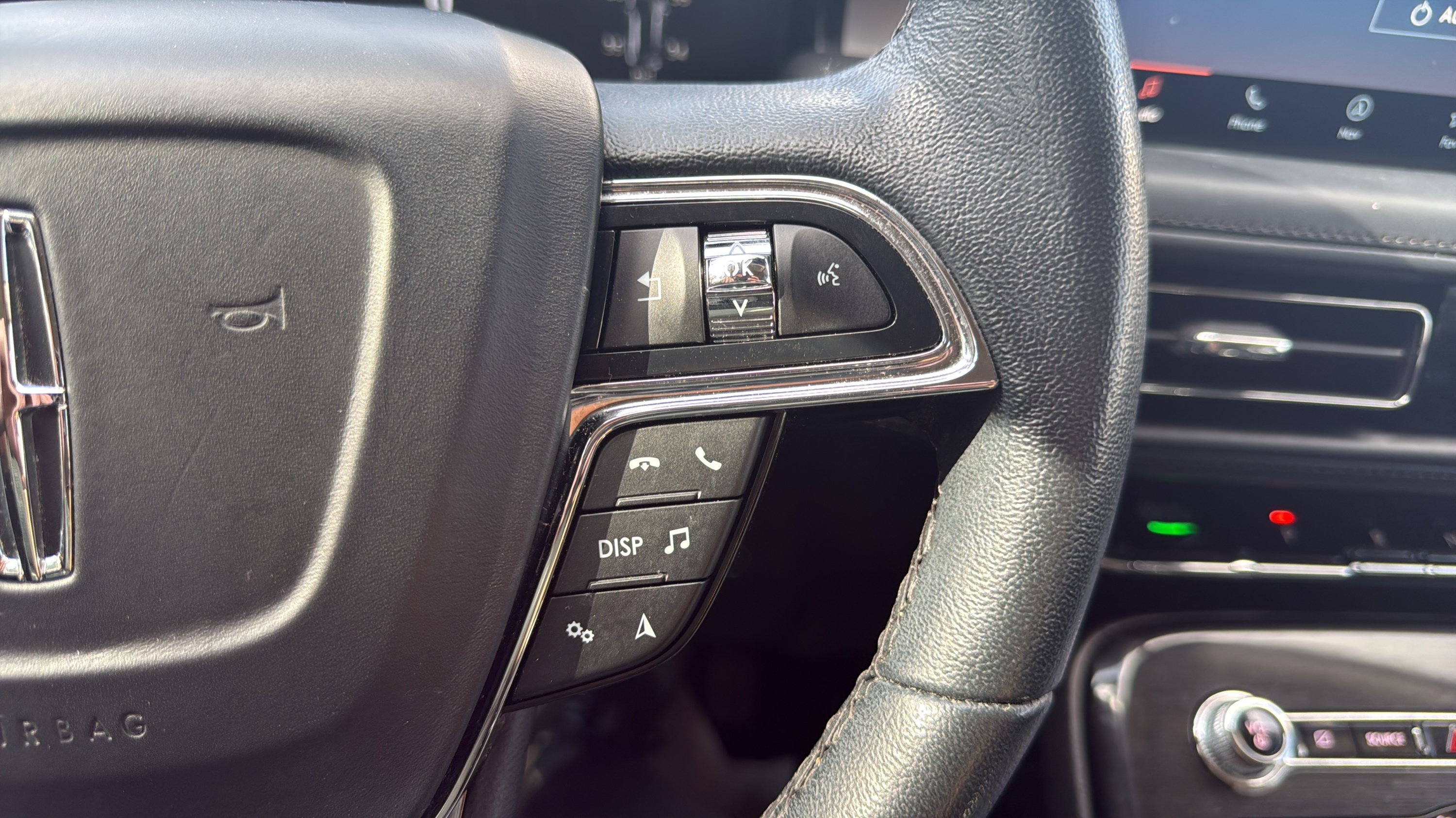 Used 2023 Lincoln Nautilus FWD w/ Premium Package image 14