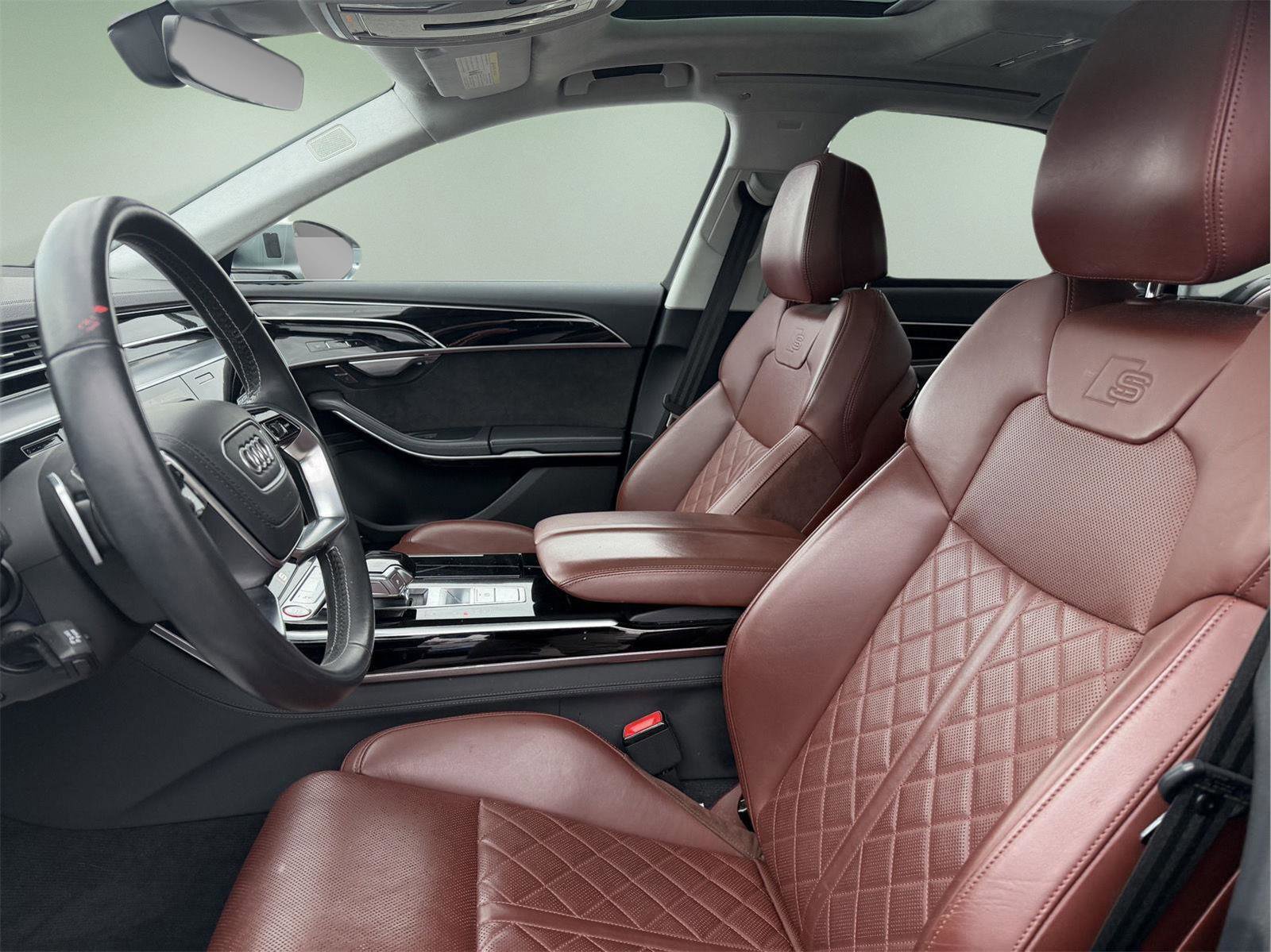 Used 2020 Audi S8 L w/ S8 Executive Package image 21