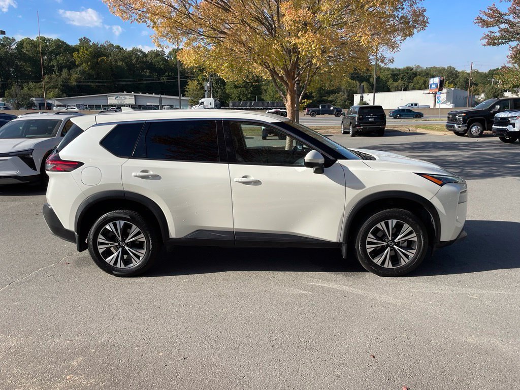 Used 2021 Nissan Rogue SV AWD/4WD image 9