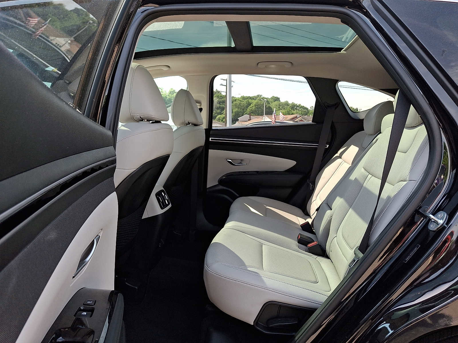 Used 2023 Hyundai Tucson Limited AWD/4WD image 10