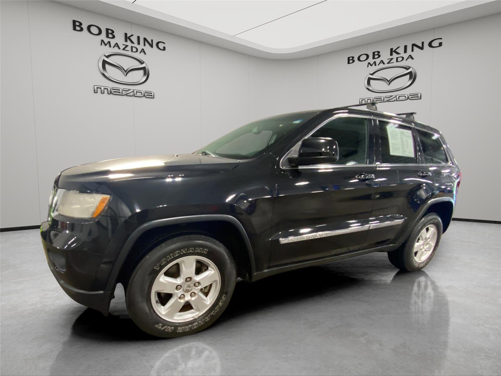 Used 2012 Jeep Grand Cherokee Laredo w/ Laredo E Group AWD/4WD image 1