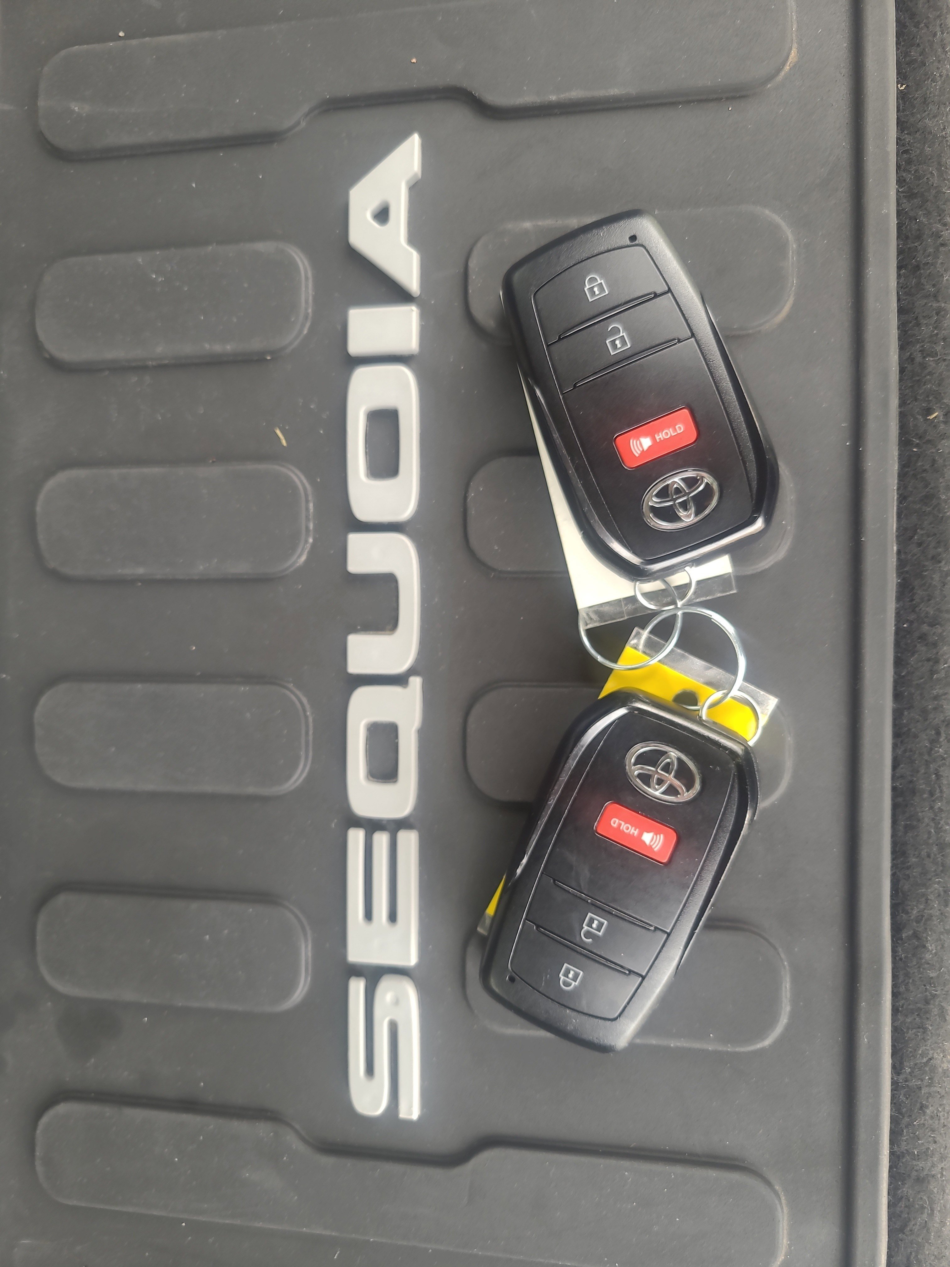 Used 2024 Toyota Sequoia SR5 w/ TRD Off-Road Package AWD/4WD image 33