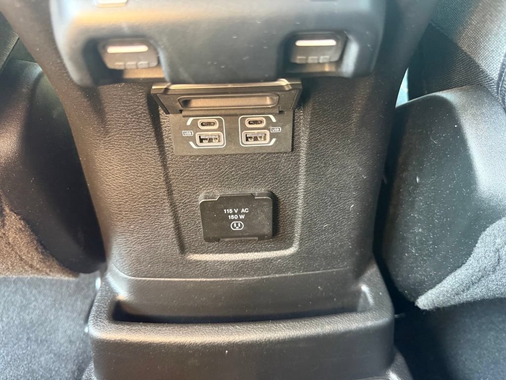 Used 2025 Jeep Wrangler Unlimited Sahara AWD/4WD image 44