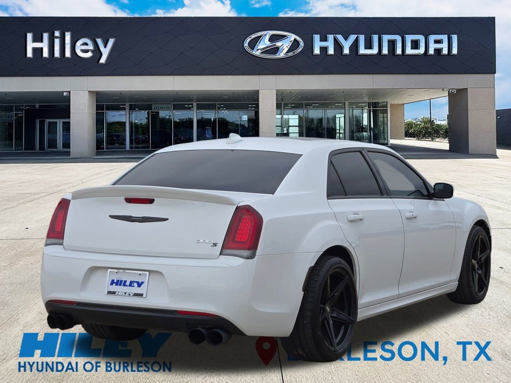 Used 2019 Chrysler 300 S w/ S Model Appearance Package image 4