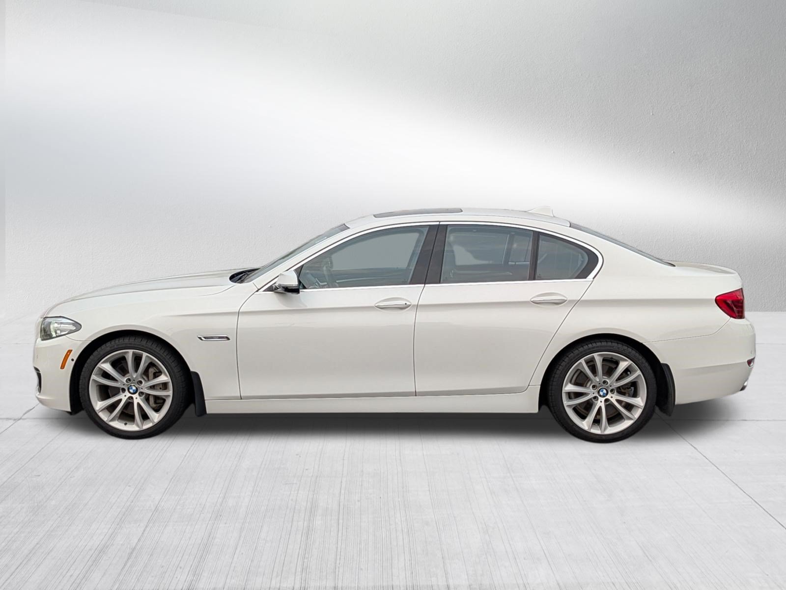 Used 2014 BMW 535i xDrive Sedan AWD/4WD image 4