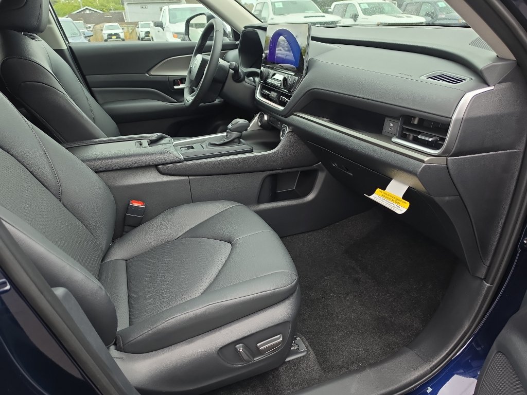 New 2026 Toyota Grand Highlander AWD Hybrid image 17