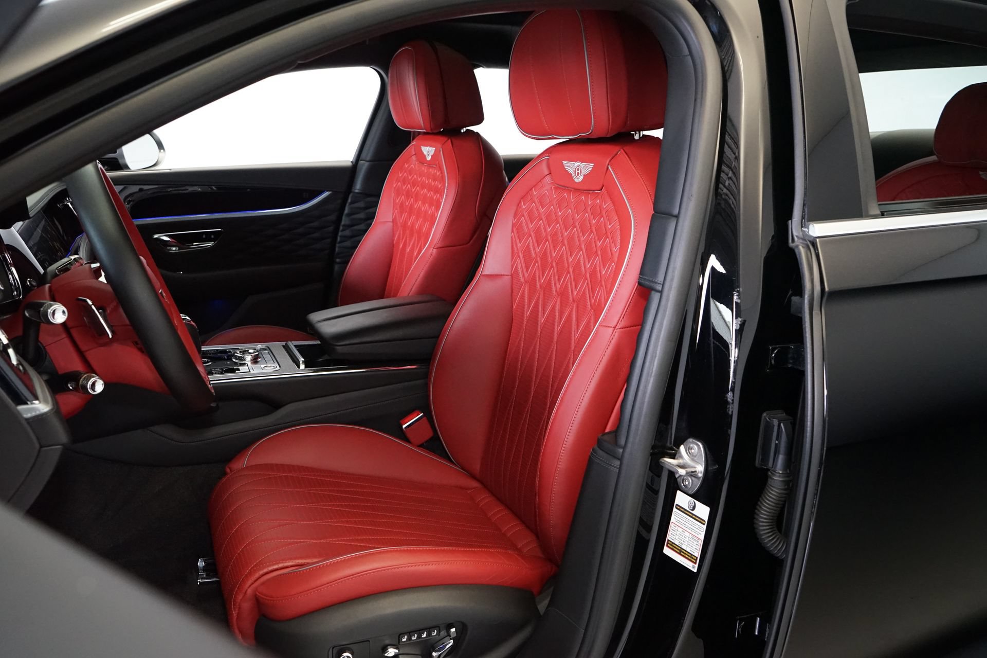 Used 2022 Bentley Flying Spur Plug-In Hybrid AWD/4WD image 10