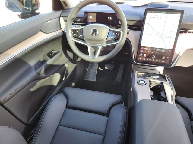 New 2025 Volvo EX90 Plus w/ Protection Package Premier AWD/4WD image 9