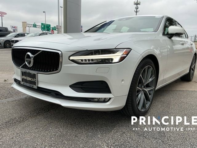 Used 2017 Volvo S90 T5 Momentum w/ Vision Package FWD image 4