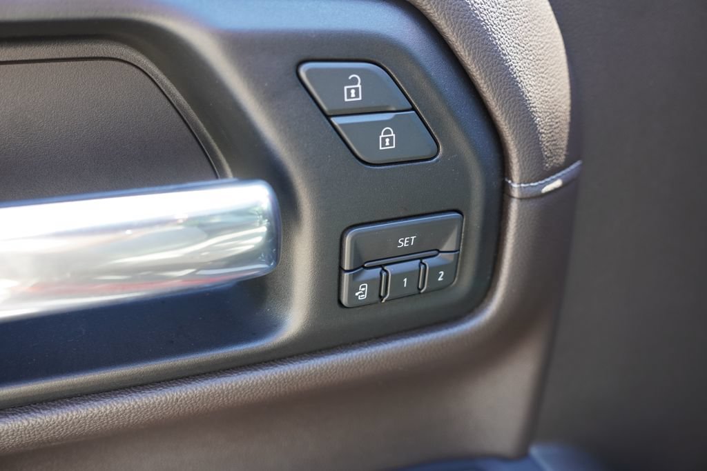 Certified 2019 Chevrolet Silverado 1500 LTZ w/ LTZ Premium Package AWD/4WD image 24
