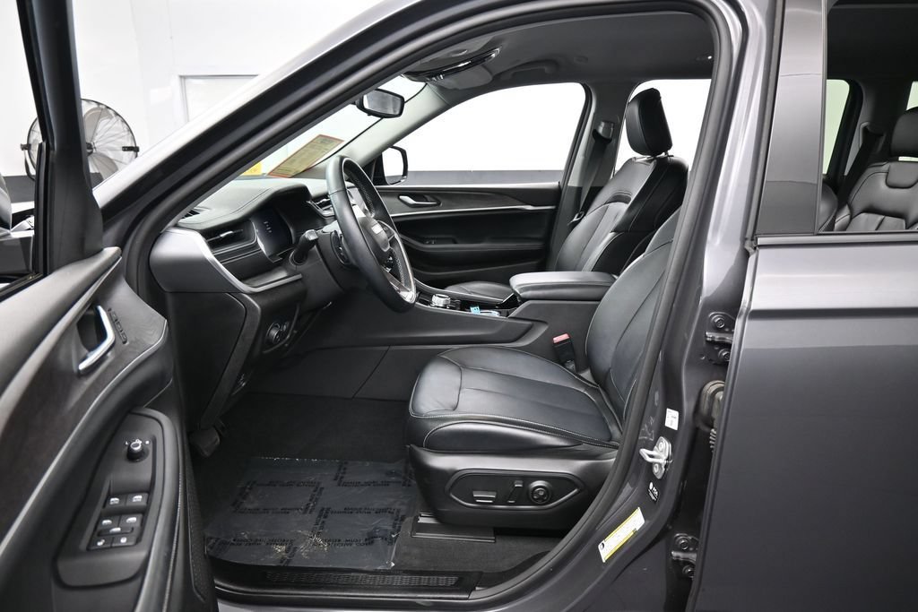 Used 2022 Jeep Grand Cherokee L Limited RWD image 11