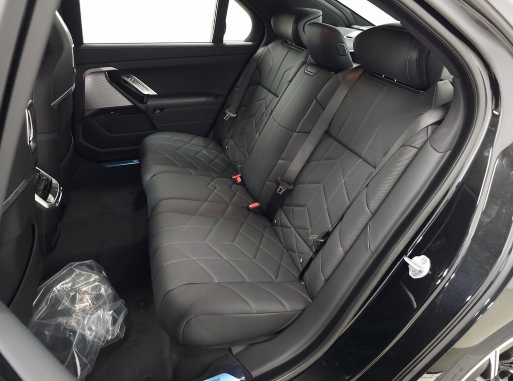 Used 2025 BMW i7 eDrive50 w/ M Sport Package image 33