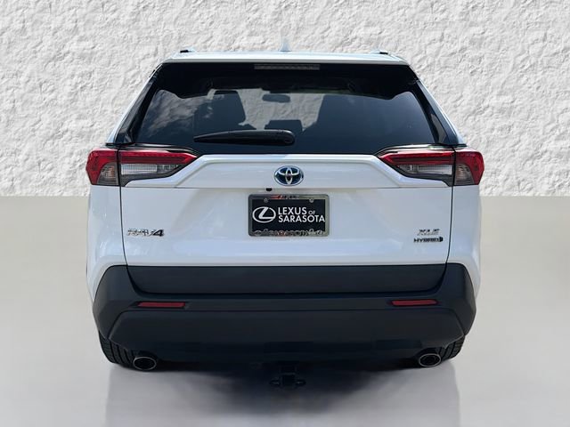 Used 2021 Toyota RAV4 XLE image 4