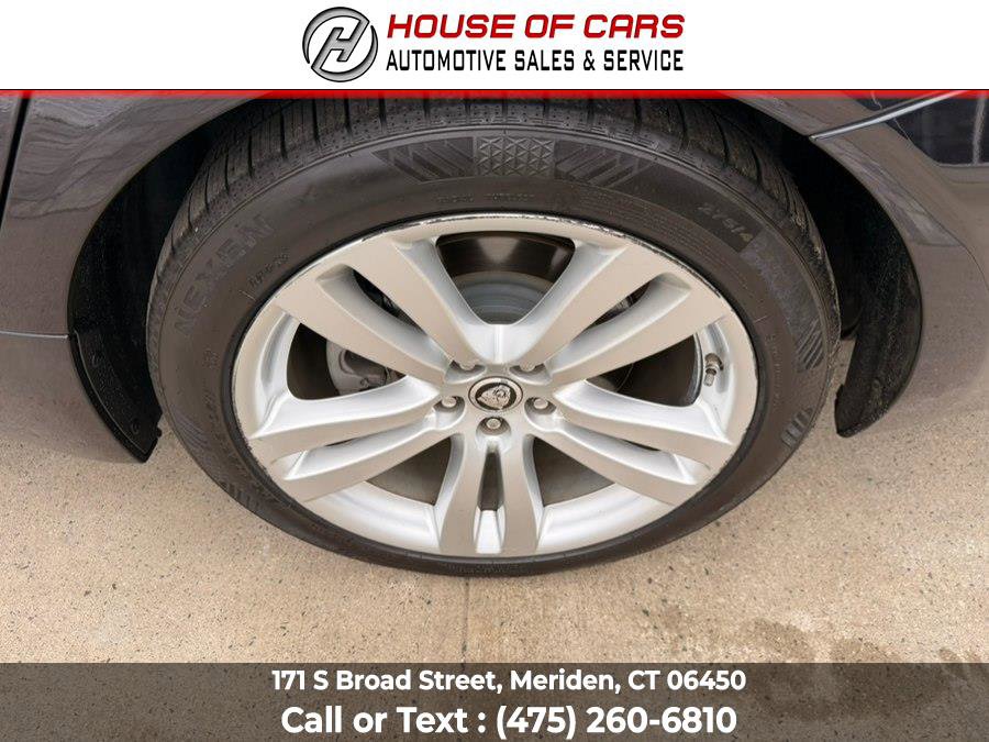 Used 2012 Jaguar XJ L RWD image 16