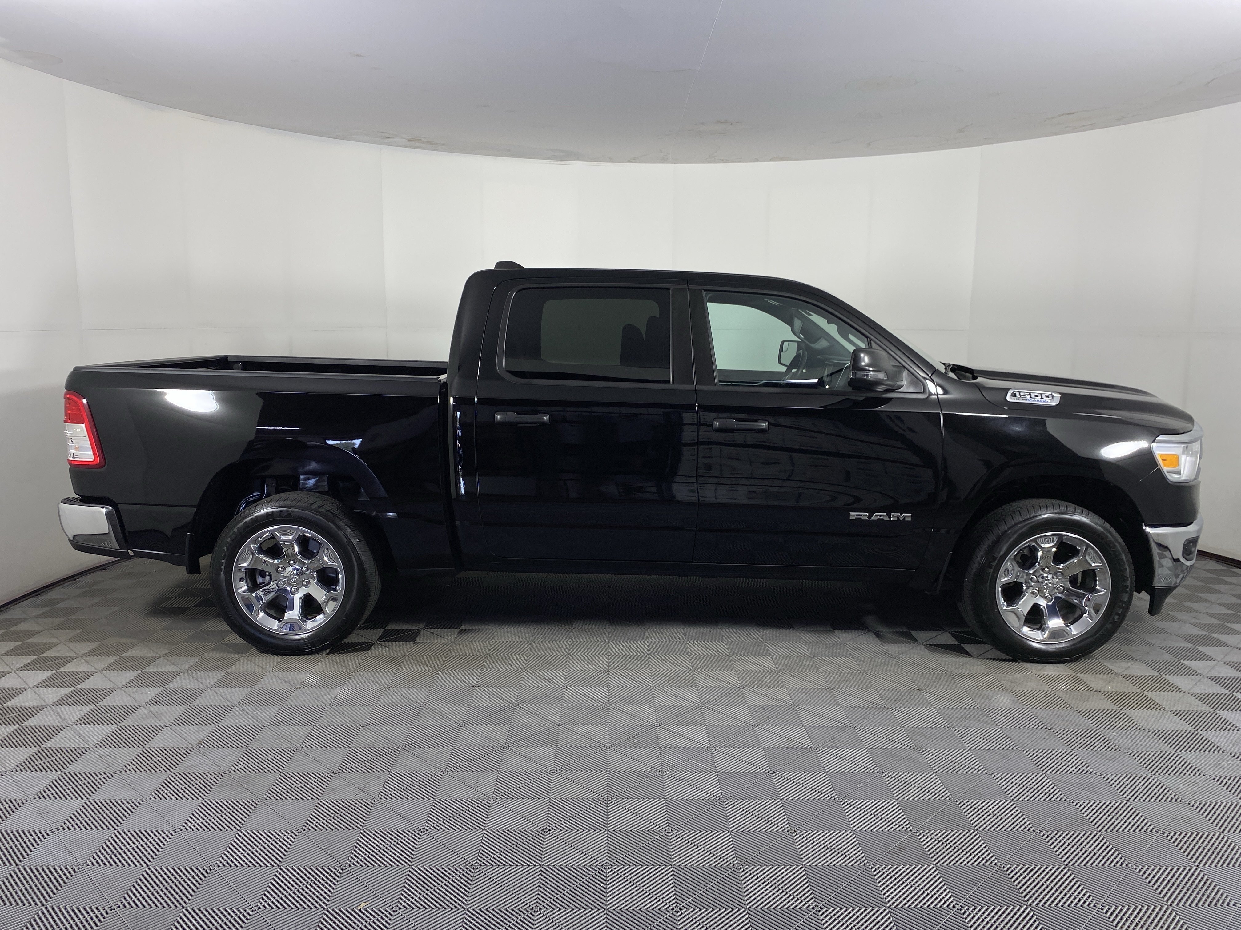 Used 2023 RAM 1500 Big Horn AWD/4WD image 6