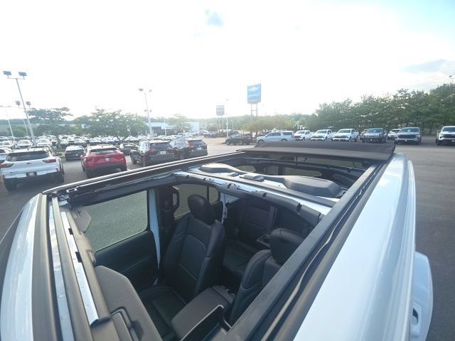 Used 2024 Jeep Wrangler High Altitude AWD/4WD image 16