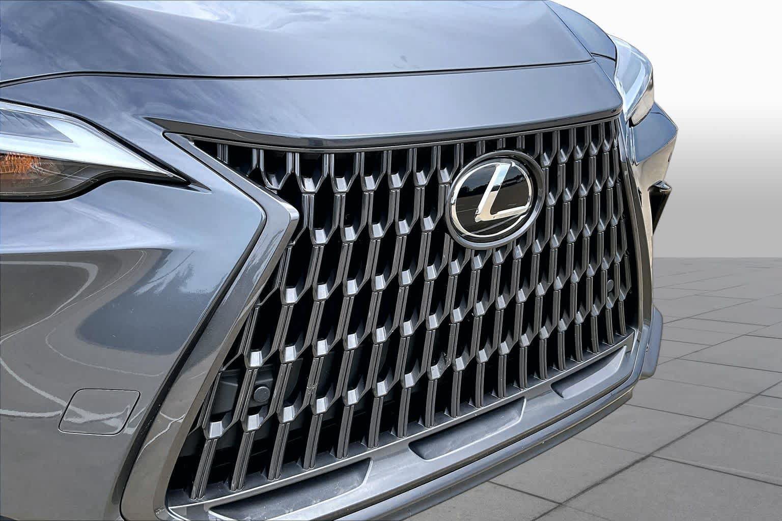 Certified 2025 Lexus NX 250 FWD w/ Accessory Package (Z1) image 30