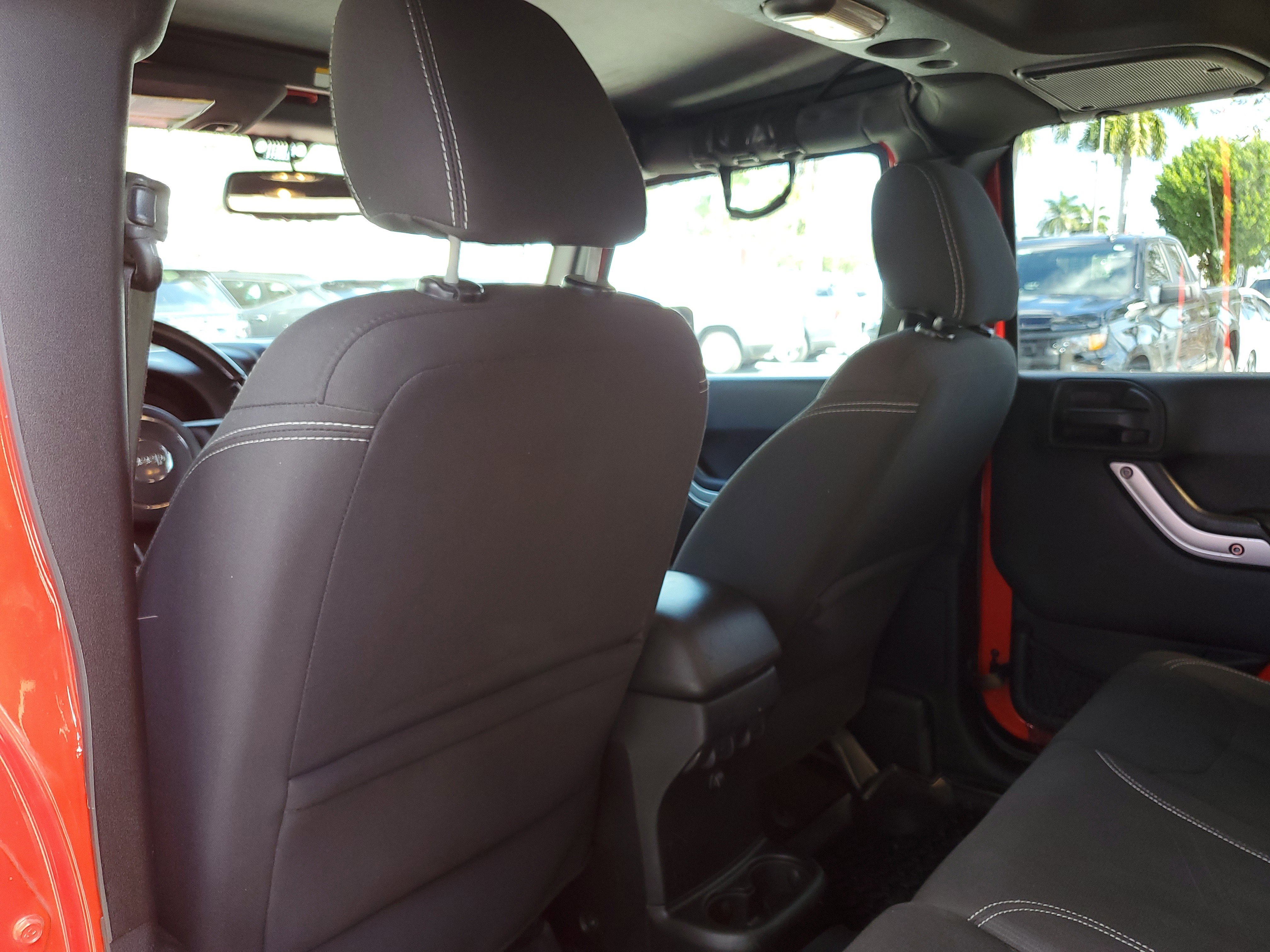 Used 2017 Jeep Wrangler Unlimited Sahara w/ Connectivity Group image 14