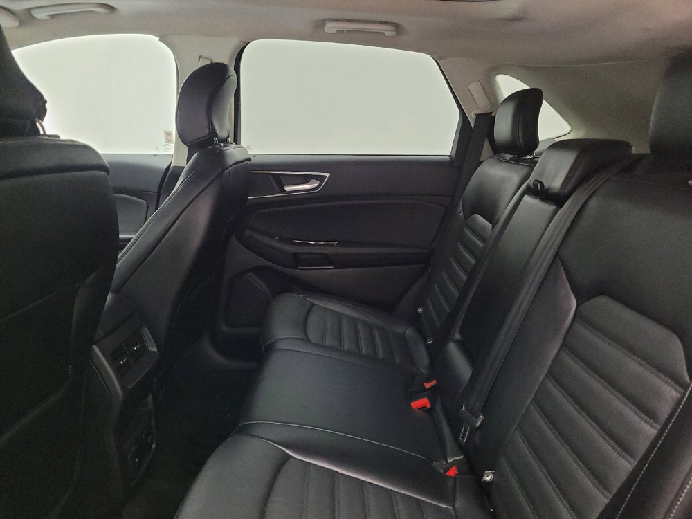 Used 2018 Ford Edge SEL w/ Equipment Group 201A AWD/4WD image 18