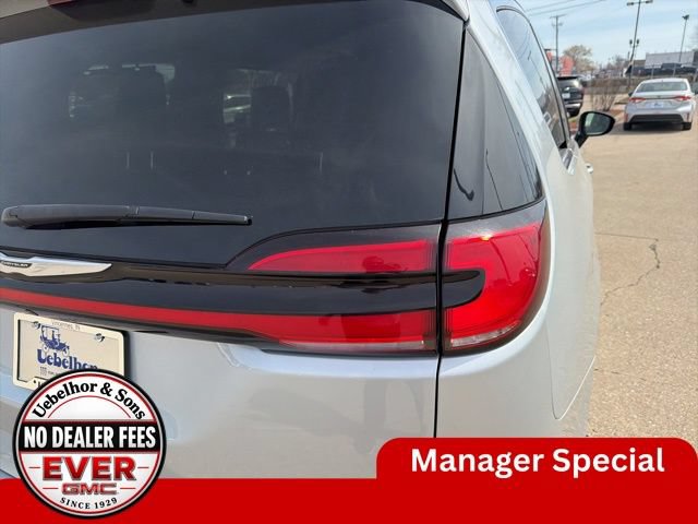 Used 2024 Chrysler Pacifica Limited FWD image 10