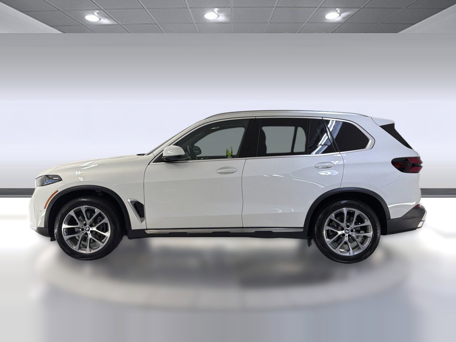 Used 2026 BMW X5 sDrive40i w/ Premium Package image 2