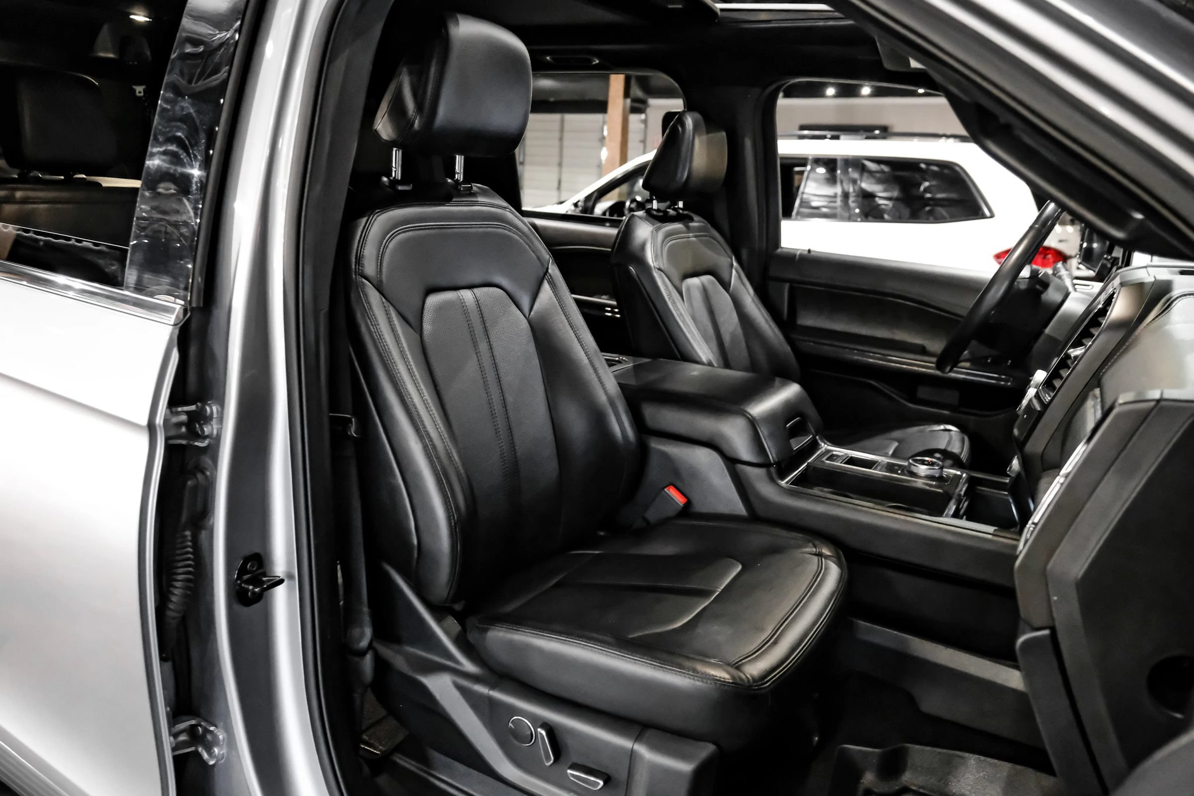 Used 2021 Ford Expedition Limited RWD image 28