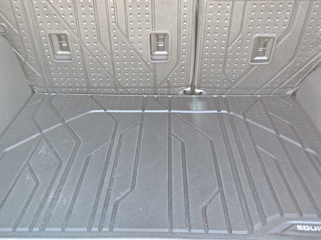 Used 2023 Chevrolet Equinox LT image 36