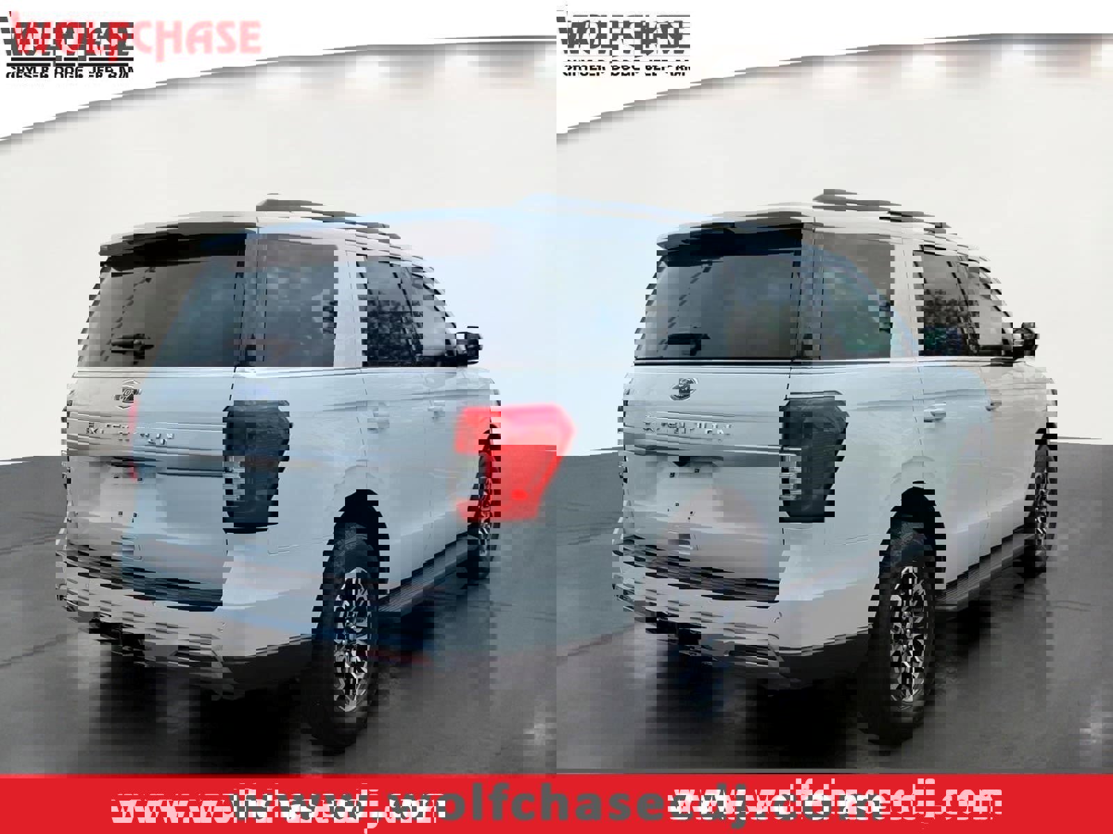 Used 2024 Ford Expedition XLT image 5