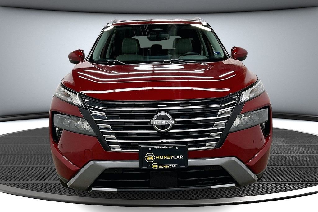 Used 2024 Nissan Rogue SL image 2