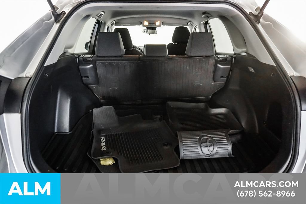 Used 2020 Toyota RAV4 LE FWD image 21